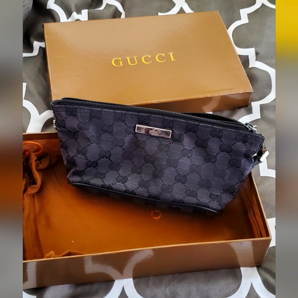 Authentic Gucci Boat Pochtte Bag